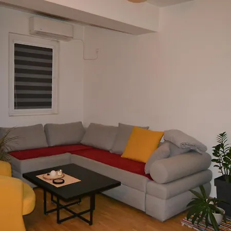 Jungle Joyland Apartment